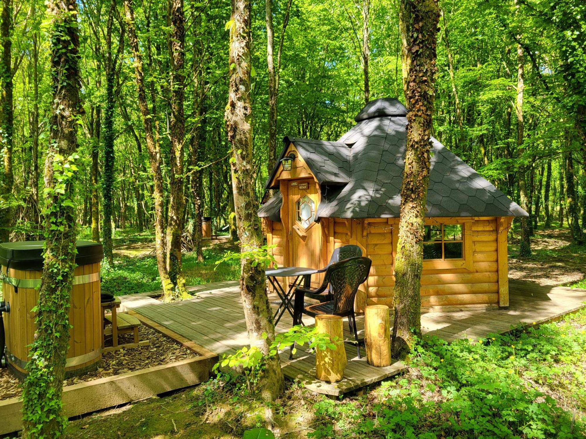 Le Domaine Insolite De Broceliande Paimpont Exteriör bild