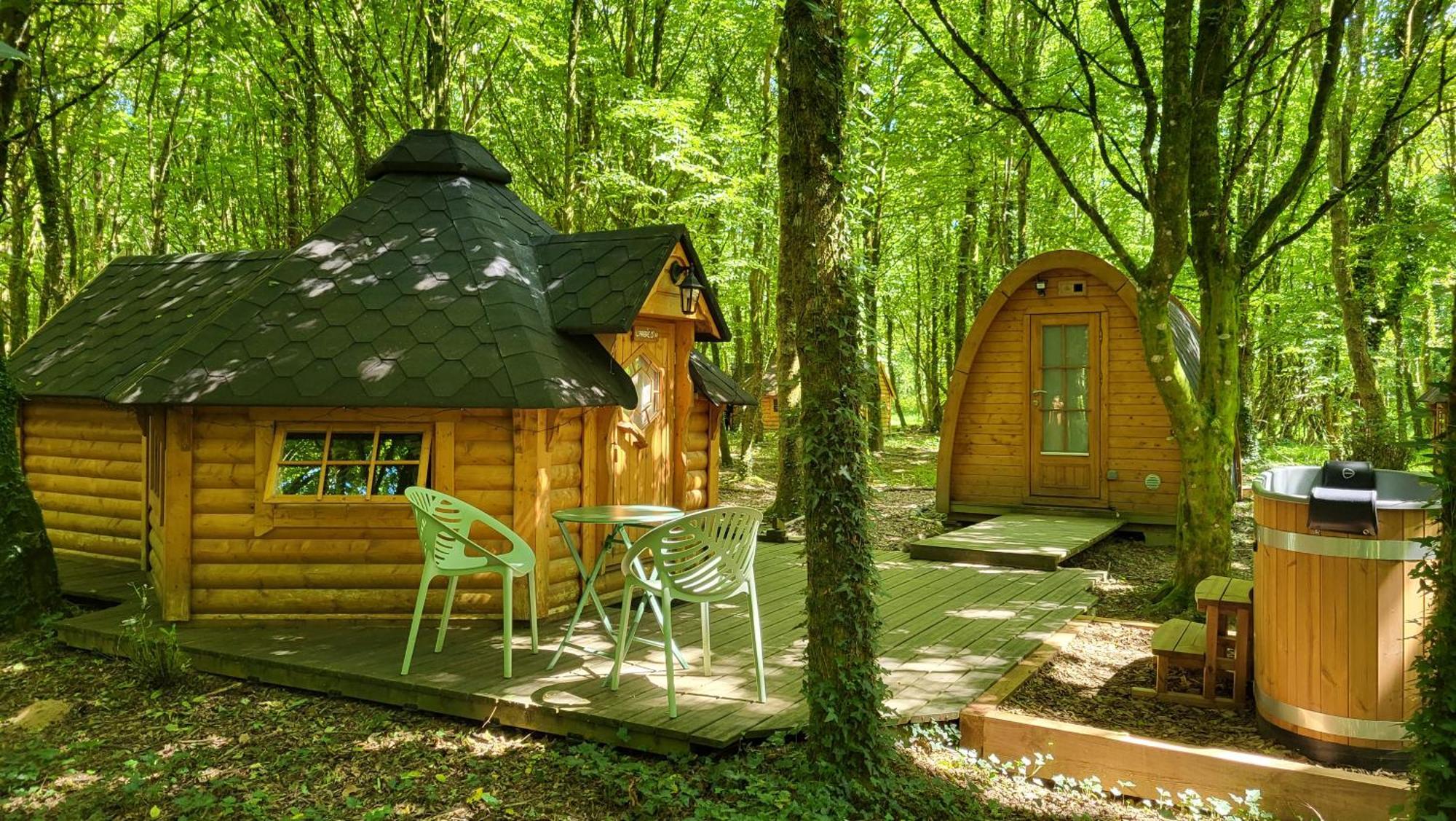 Le Domaine Insolite De Broceliande Paimpont Exteriör bild