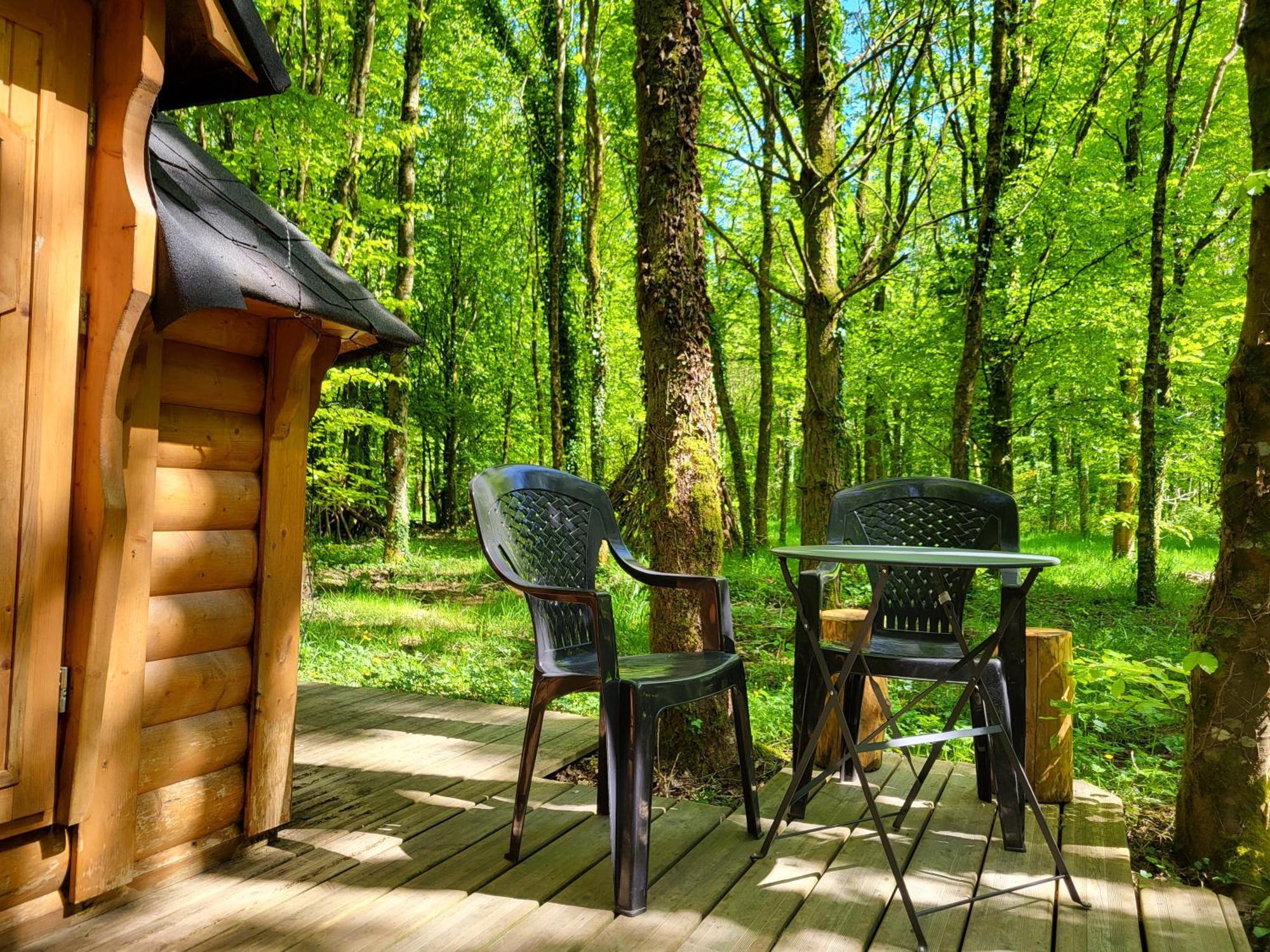 Le Domaine Insolite De Broceliande Paimpont Exteriör bild