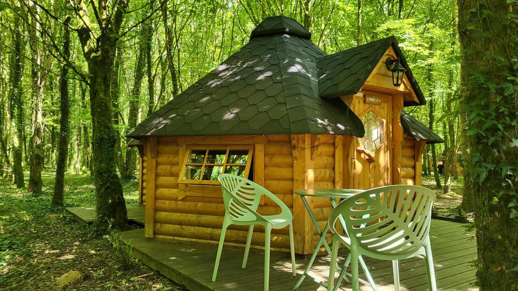 Le Domaine Insolite De Broceliande Paimpont Exteriör bild