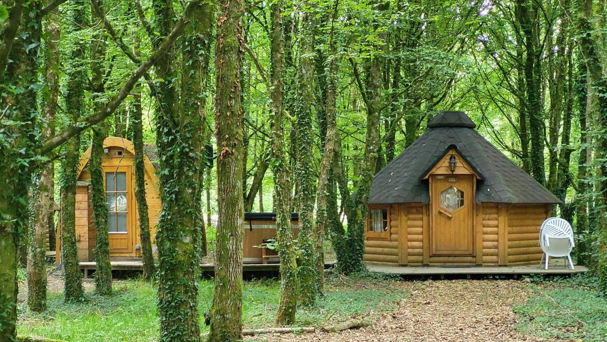 Le Domaine Insolite De Broceliande Paimpont Exteriör bild