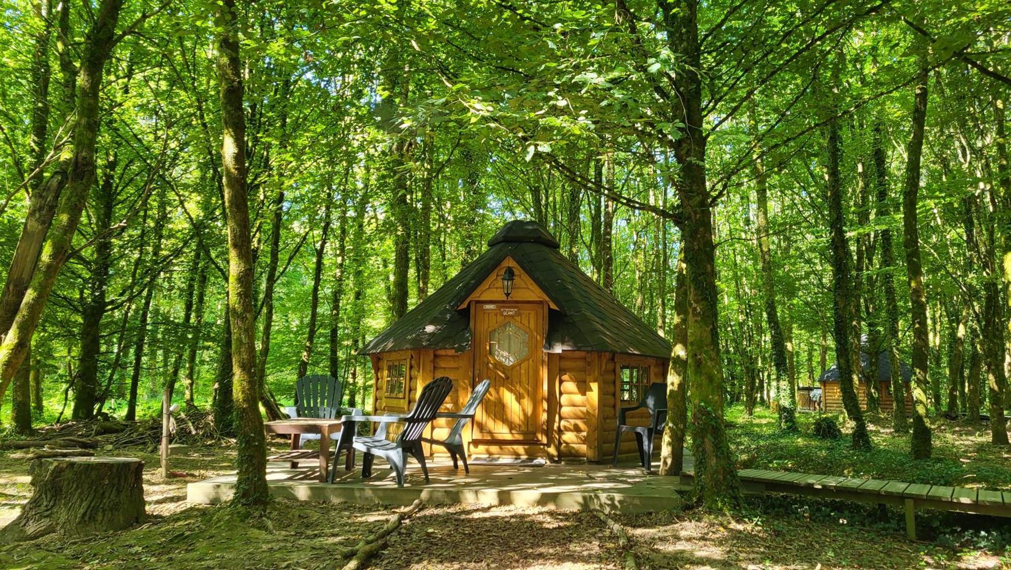Le Domaine Insolite De Broceliande Paimpont Exteriör bild