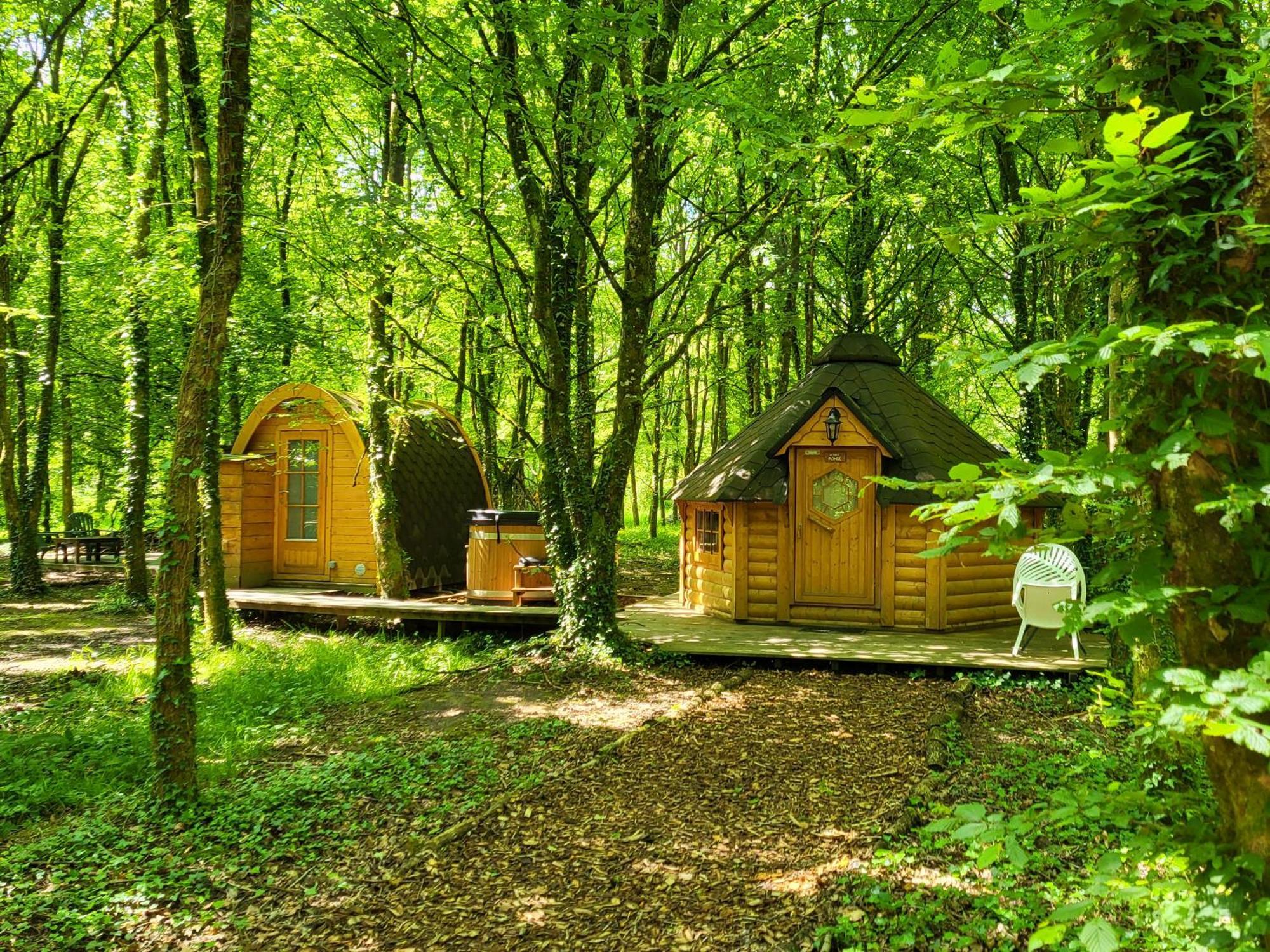 Le Domaine Insolite De Broceliande Paimpont Exteriör bild