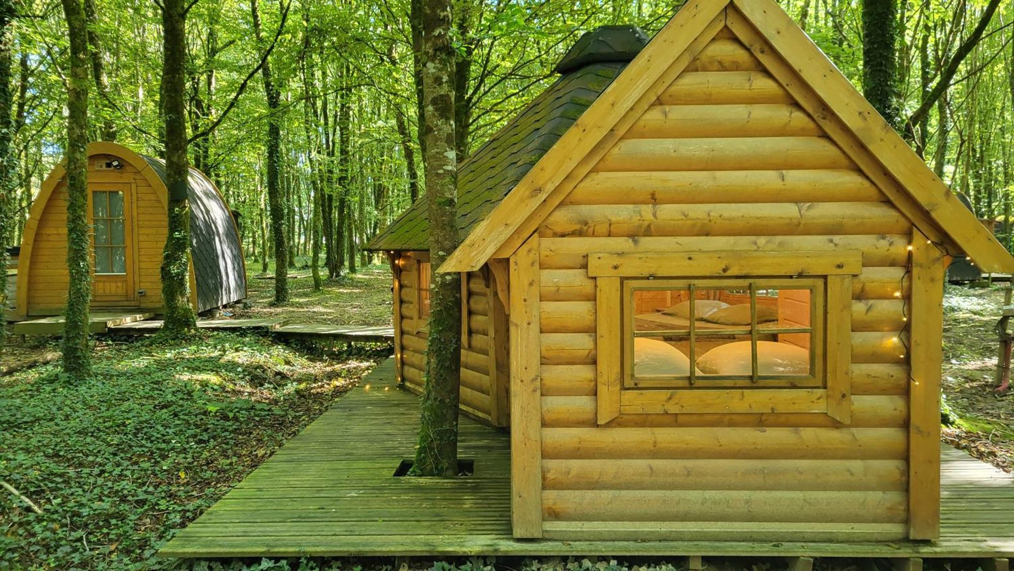 Le Domaine Insolite De Broceliande Paimpont Exteriör bild