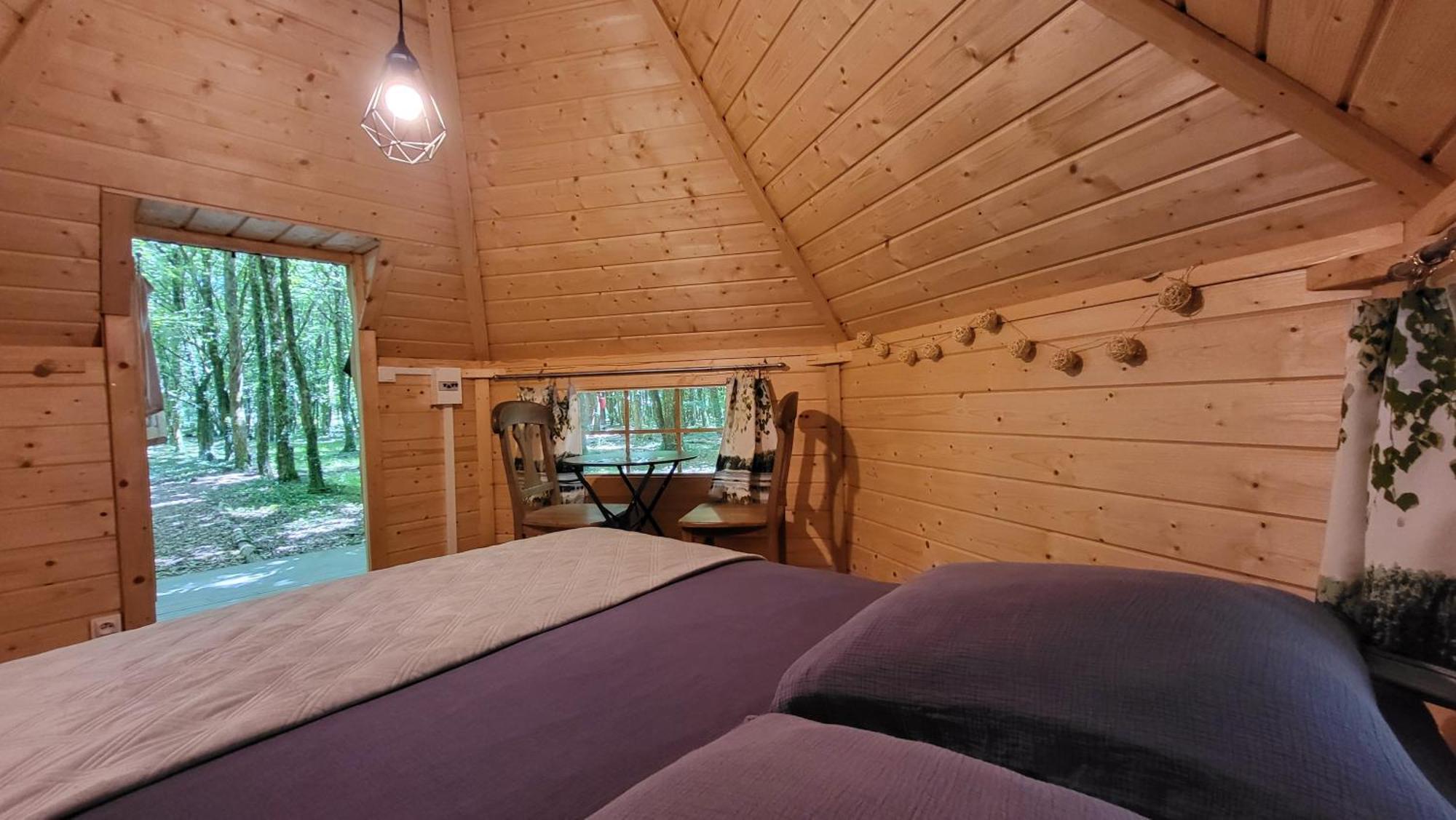 Le Domaine Insolite De Broceliande Paimpont Exteriör bild