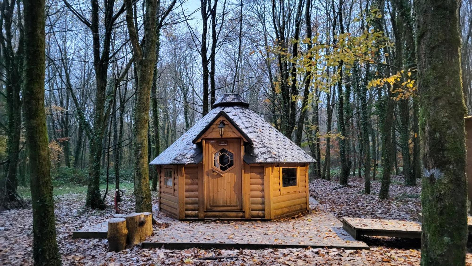 Le Domaine Insolite De Broceliande Paimpont Exteriör bild