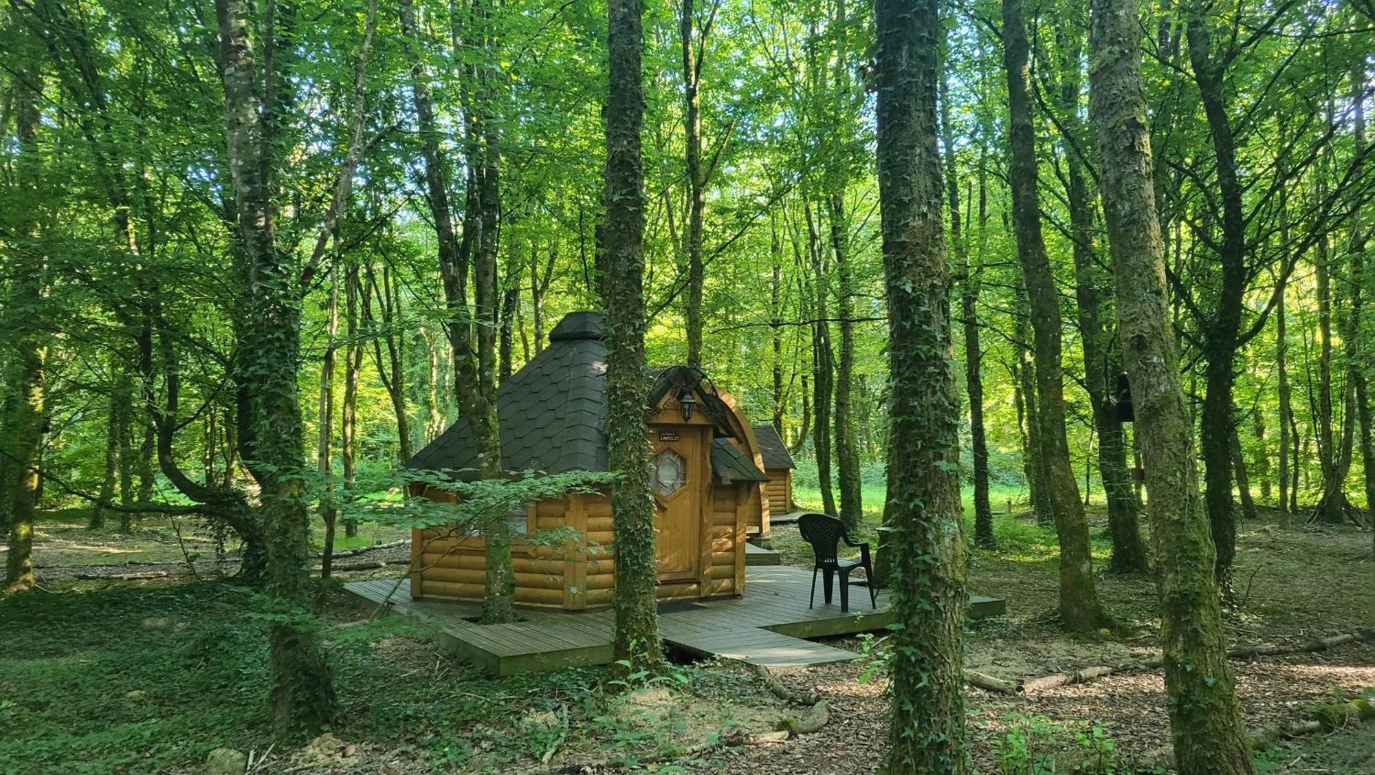 Le Domaine Insolite De Broceliande Paimpont Exteriör bild