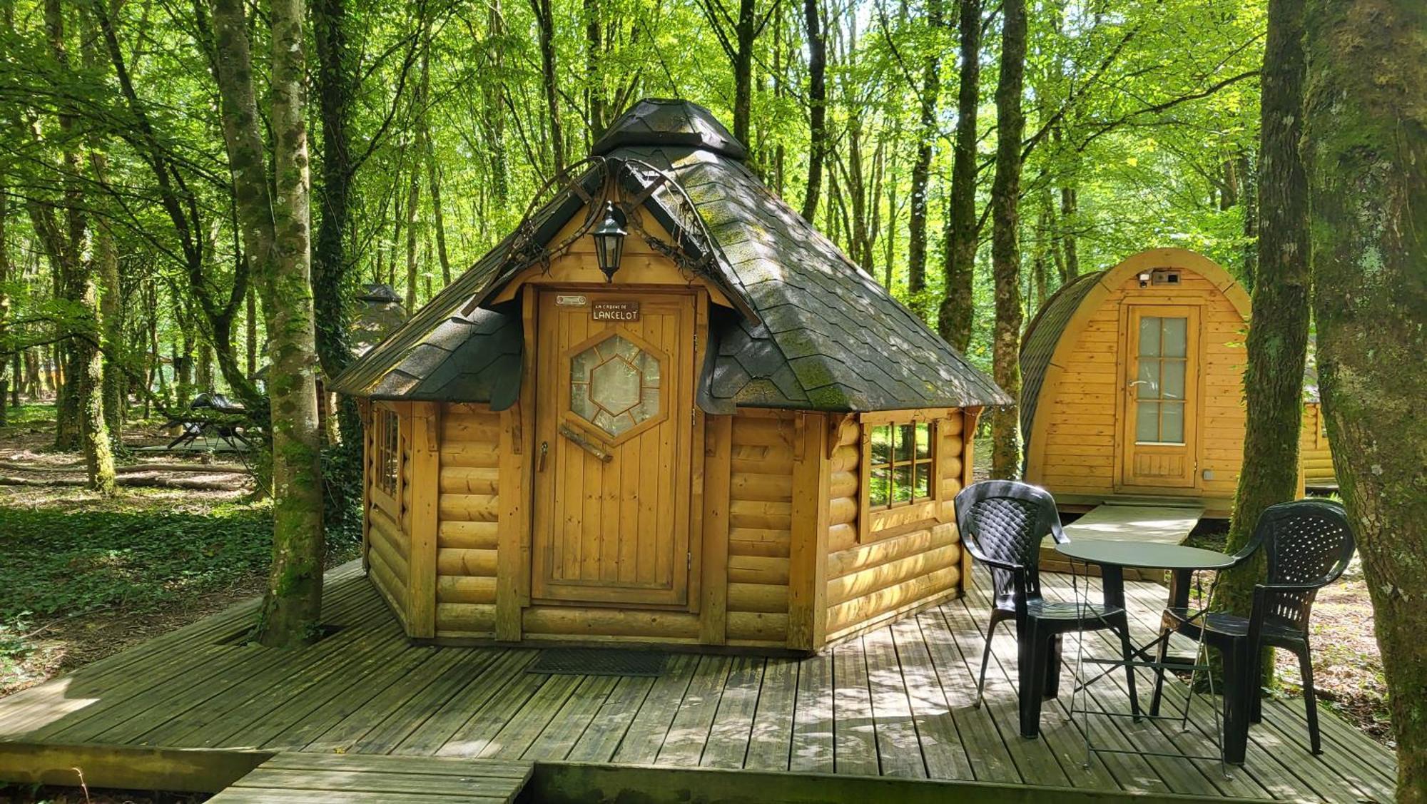 Le Domaine Insolite De Broceliande Paimpont Exteriör bild