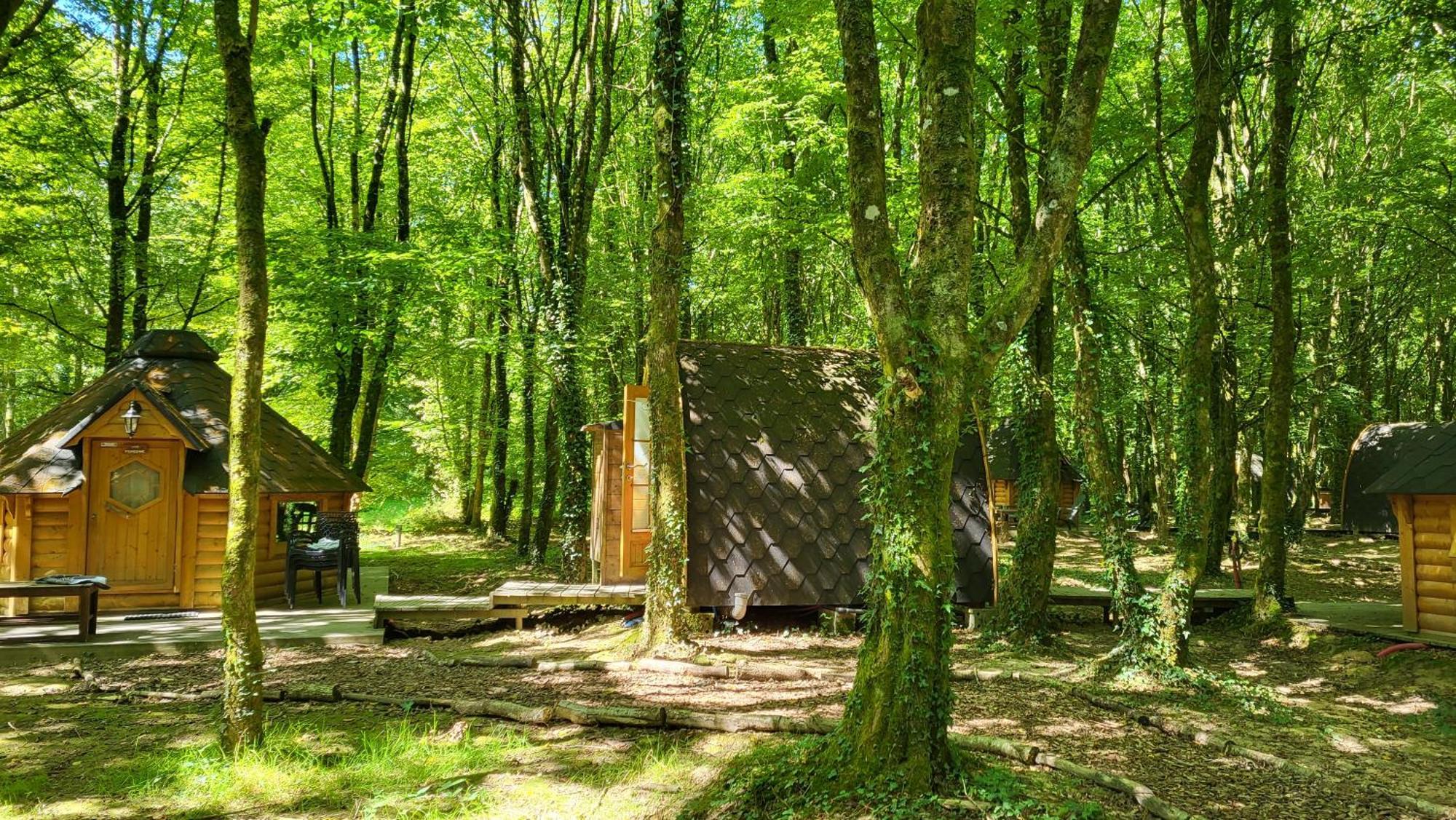 Le Domaine Insolite De Broceliande Paimpont Exteriör bild