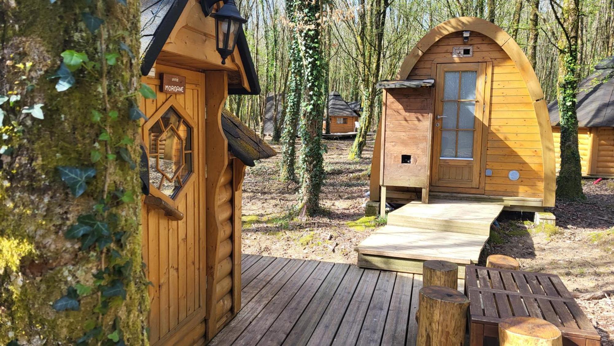 Le Domaine Insolite De Broceliande Paimpont Exteriör bild